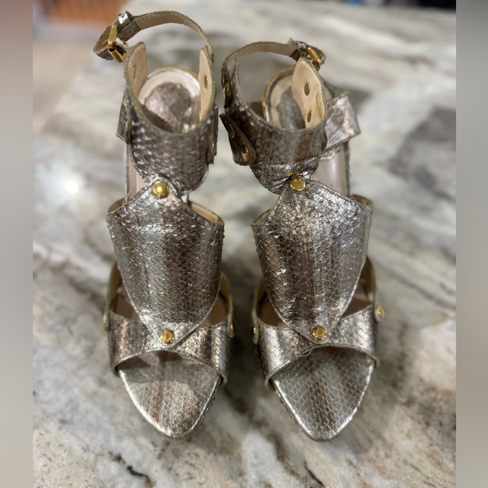 Super sexy Gold leather gladiator Heels with Ankle Straps as seen on SATC! - Picture 2 of 7